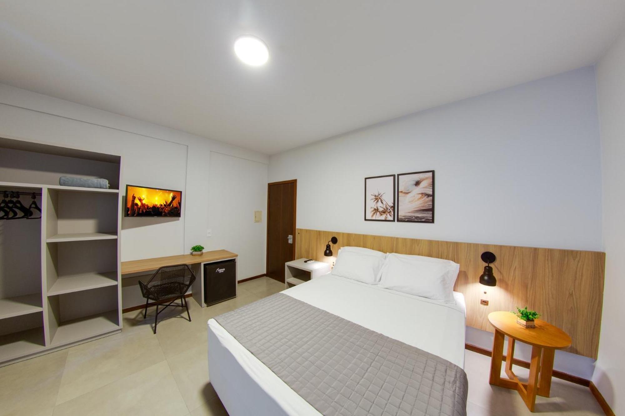 Flipper Hotel Laguna Ngoại thất bức ảnh