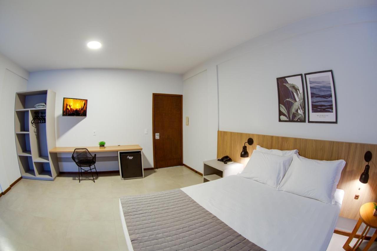 Flipper Hotel Laguna Ngoại thất bức ảnh